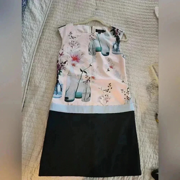 Ted Baker shift dress with vases - Picture 7 of 13